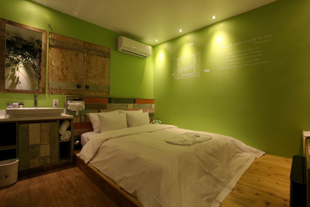 Lush Hotel Seul Esterno foto