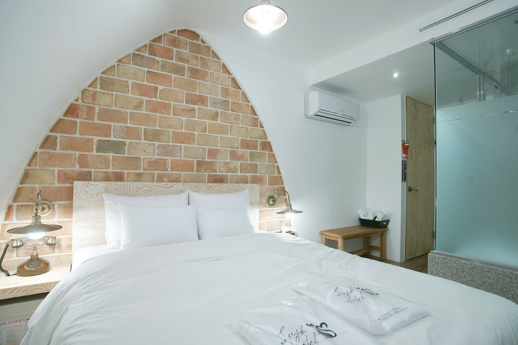 Lush Hotel Seul Esterno foto