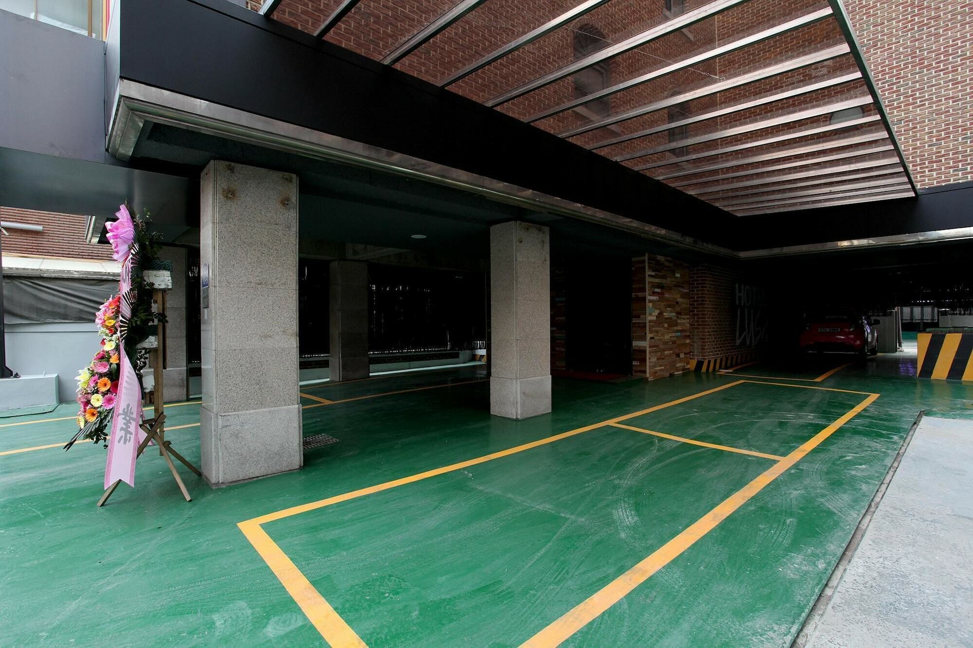 Lush Hotel Seul Esterno foto